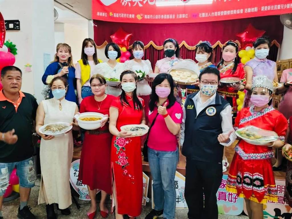 LSM Taiwan Concentrating Love Cares for the Disadvantaged Association mengundang saudari perempuan imigran baru Kaohsiung untuk makan malam.  Sumber foto : LSM Taiwan Concentrating Love Cares for the Disadvantaged Association