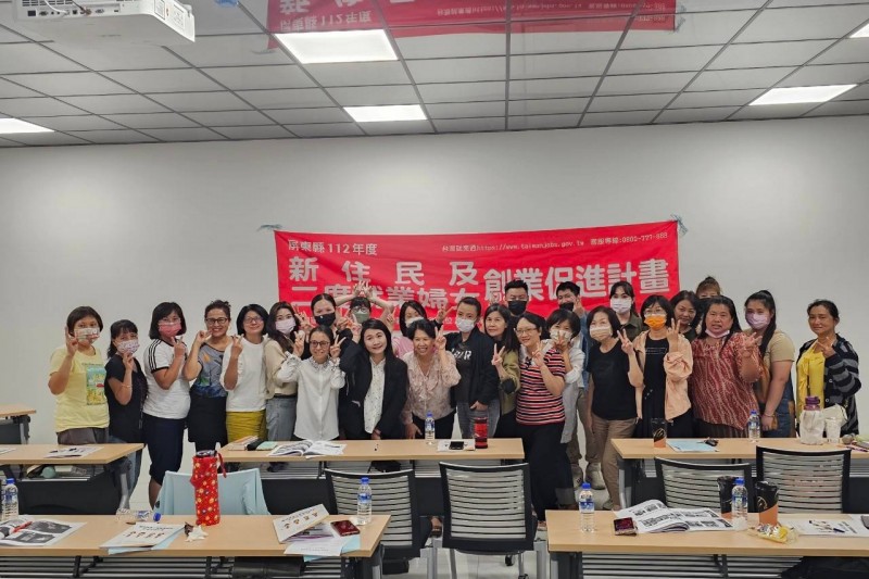Pingtung County provides multiple entrepreneurship courses and grants to help new immigrant women start their own businesses.  Photo provided by The Labor and Youth Development Department, Pingtung County Government