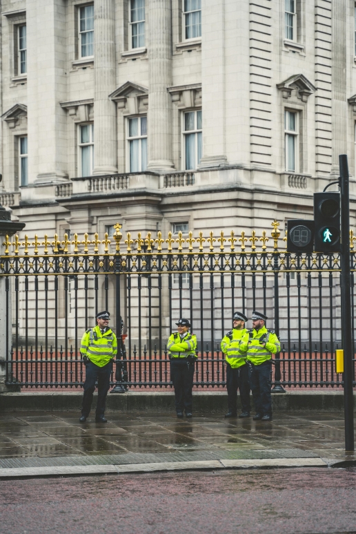 英國最近在越南推出了打擊非法移民的宣傳活動，警告偷渡者可能面臨風險（圖／翻攝自Pixels）