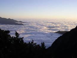 Gunung Latimojong yang terletak di Provinsi Sulawesi Selatan, Indonesia, adalah salah satu puncak tertinggi di Pulau Sulawesi. Lewat ketinggian mencapai 3.478 meter di atas permukaan laut, Gunung Latimojong menawarkan pemandangan alam yang spektakuler serta tantangan pendakian yang memikat bagi para pecinta alam dan petualangan.／ 數位島嶼