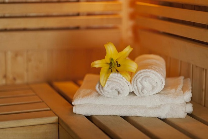 Penelitian: Sauna Membantu Mencegah Peningkatan Berat Badan saat Menopause