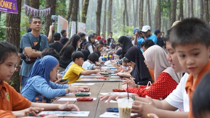 Ratusan Anak Dasabilitas Berkumpul di Tangkal Pinus Ikuti Kegiatan Edukasi Hingga Melukis