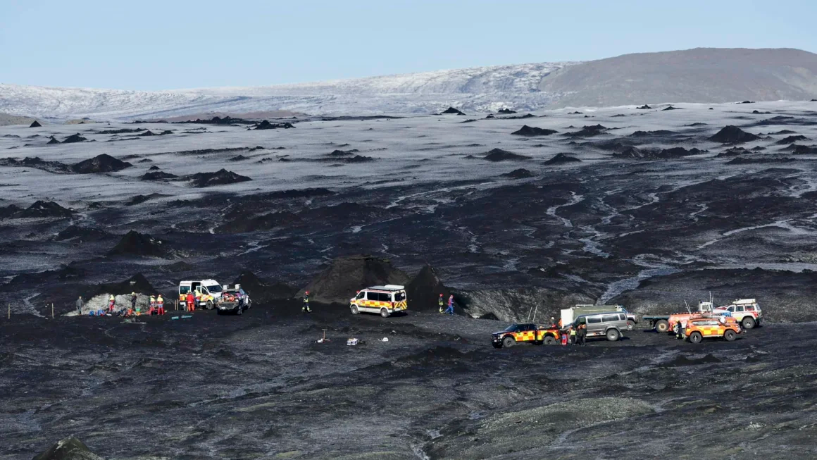 Rescue teams at the scene after an ice cave partially collapsed at the Breidamerkurjokull glacier, in southeastern Iceland, on August 26, 2024.  Vilhelm Gunnarsson/STOD2/AP