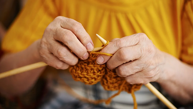 Making arts and crafts improves your mental health as much as having a job, scientists find