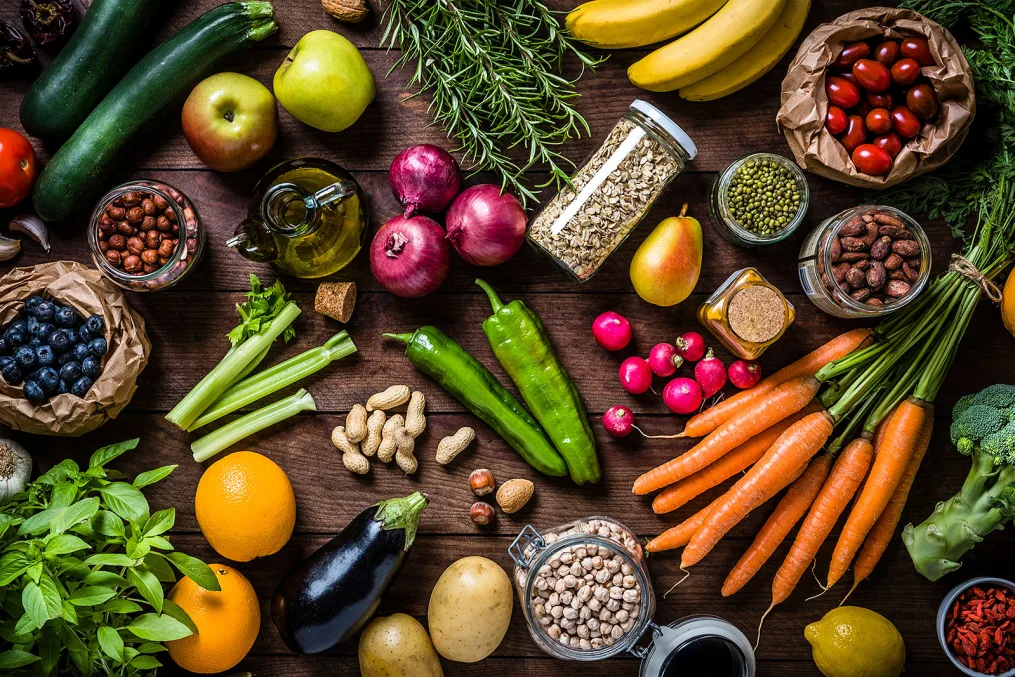 Anti-inflammatory diets boost nutrients that stave off dementia and chronic disease, studies say.  carlosgaw/E+/Getty Images/File