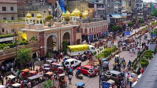 Sis Ganj Gurudwara, a holy place of worship for Sikhs, on the left, followed by the Golden (Sunehri) Mosque pictured in Chandni Chowk, Old Delhi, India.  Aishwarya S. Iyer/CNN