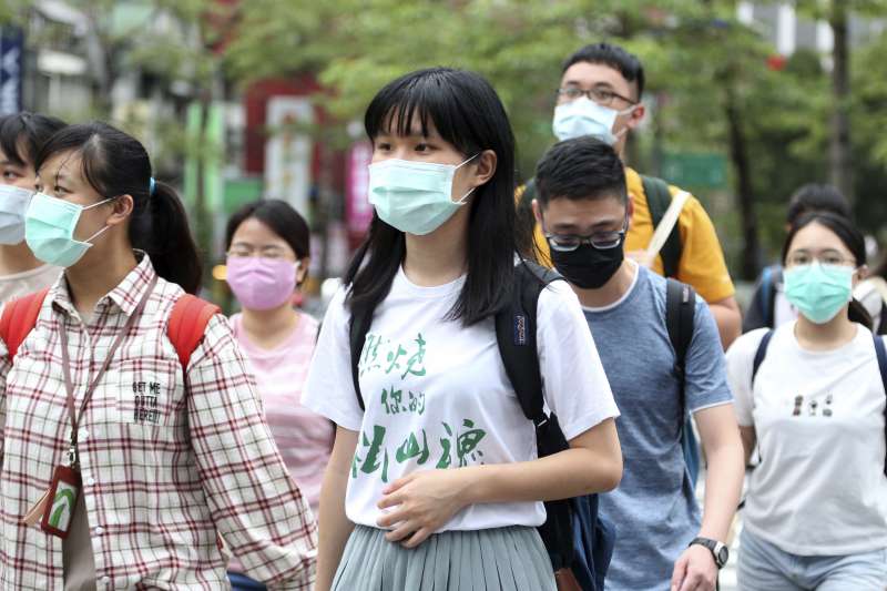 新冠病毒衝破「防疫模範生」，台灣、越南、新加坡相繼失守。 圖／翻攝自《風傳媒》