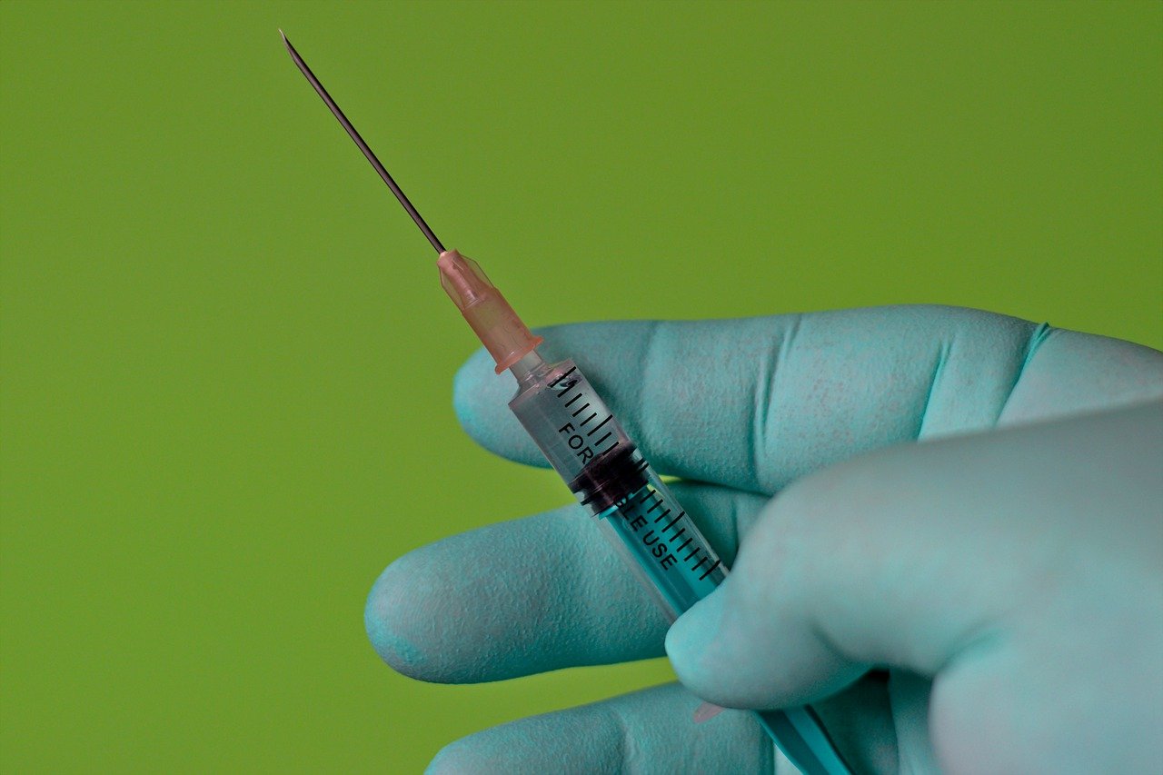 Singapore residents can get a wider range of COVID-19 Vaccines. Image courtesy of Pixabay. 