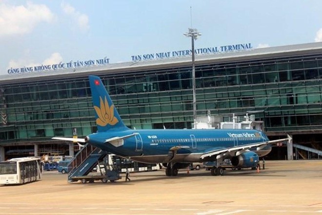 Cục Hàng không Việt Nam vừa có văn bản về việc dừng nhập cảnh hành khách tại Cảng hàng không quốc tế Nội Bài và Tân Sơn Nhất. (Nguồn ảnh: anninhthudo.vn)