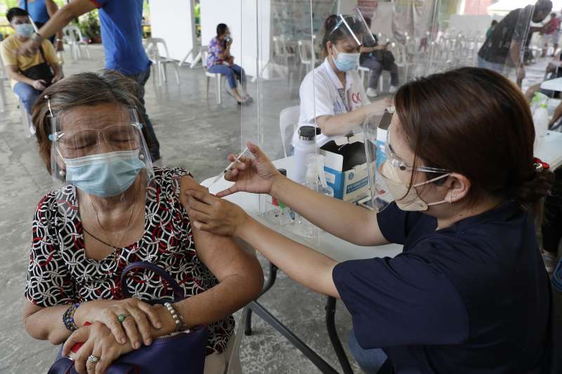 The Philippine Government sends medical staff overseas in exchange for vaccines. (Photo / Retrieved from Associated Press)