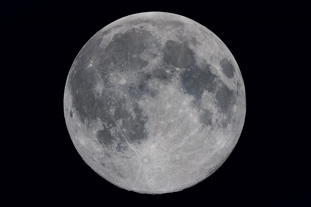 Bulan purnama (sumber: Museum Astronomi Taipei)