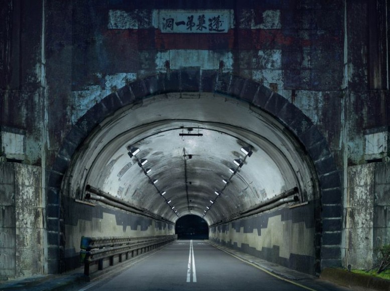 2019莫斯科國際攝影獎中，台灣攝影師楊宗翰以作品「夜間隧道」勇奪建築類第一名（照片來源：官網）
