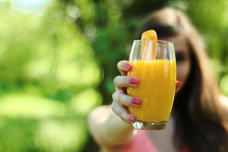 100% pure juice has nutritional value, but too much sugar may increase the risk of disease (Source pixabay)