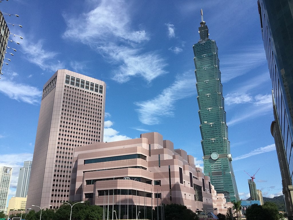 (The Taiwan Research Institute expects GDP growth of 2.08% for 2019 (photo by Toomore Chiang (By Wikimedia Commons)))