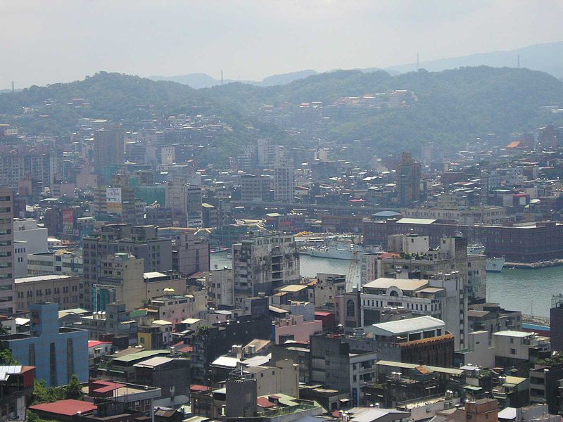 (Keelung city from near Zhōngzhèng park. frome Kamakura )