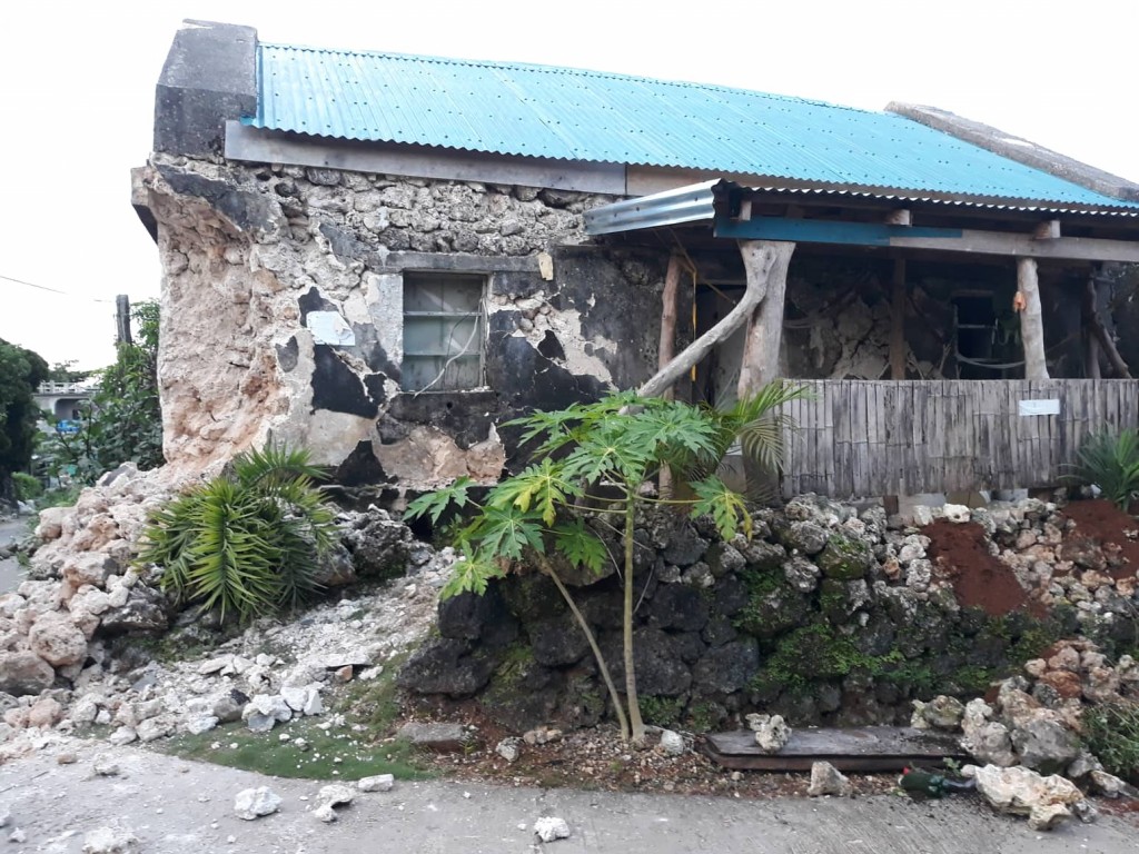 In the early morning two more than 5 force earthquakes  in the Bataan Islands, Philippines, have caused at least 8 deaths and more than 60 injureds.