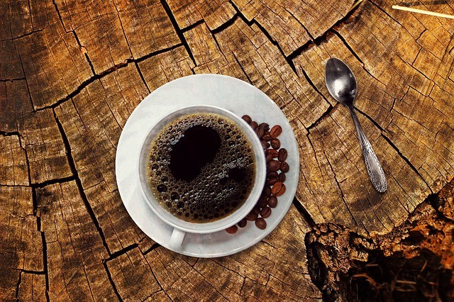 坊間流傳著許多咖啡迷思，讓人對咖啡又愛又怕。(照片來源：pixabay)