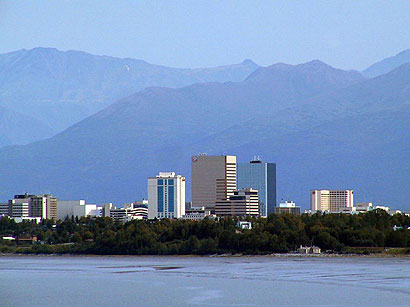 Thành phố Anchorage đông dân cư của bang Alaska. 