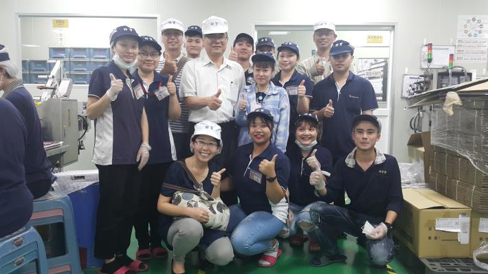 Tainan Labor Affair Bureau visited and cared for internship foreign students at Chiangbao Industrial Co., Ltd. (Source Tainan Labor Affair Bureau)