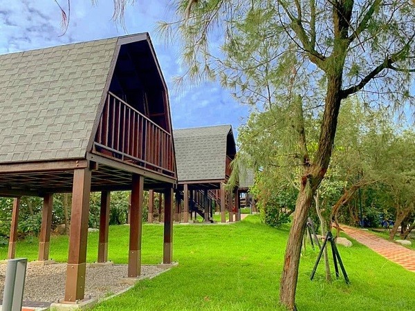 The sea view pavilion camping units. (Taichung Tourism and Travel Bureau photo)