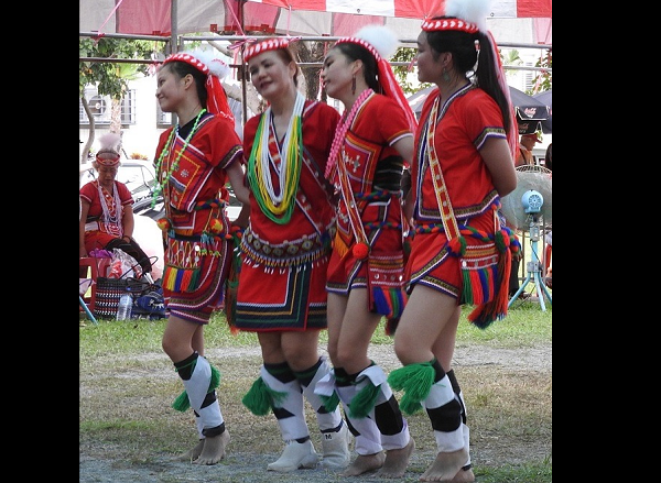 Amis dancers at Harvest Festival (By Taiwan News)