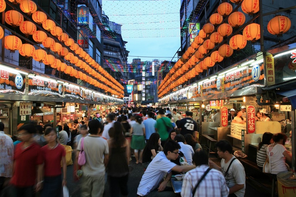 Keelung Miaokou night market (Taiwan Tourism Bureau photo)