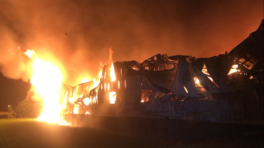 The factory fire in Taichung Thursday October 3 (photo courtesy of Taichung Fire Department). (By Central News Agency)