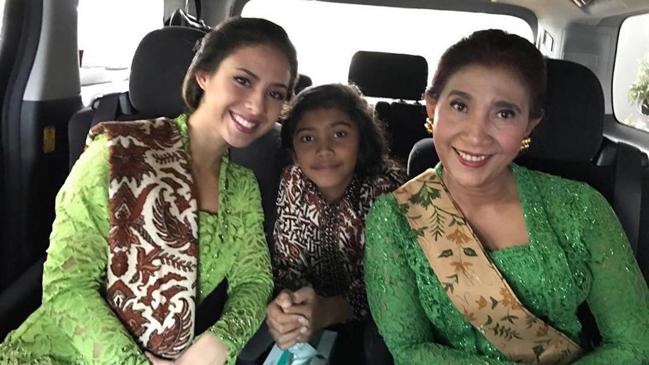 Susi Pudjiastuti dengan Anak dan Cucunya (Sumber: Instagram//susipudjiastuti115)