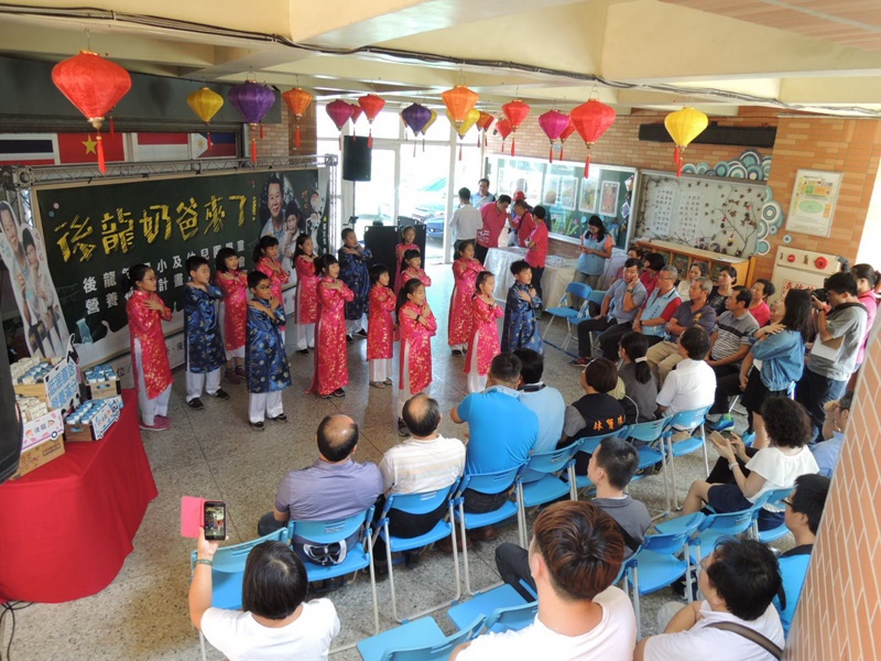  Miaoli Cheng Gong Elementary School promotes feature courses of new residents’ language and set up Vietnamese chorus.  Attribute: Miaoli County Government