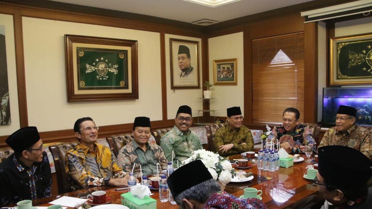 Ketua MPR RI Bambang Soesatyo menilai pemikiran dan sumbangsih kyai serta alim ulama dalam kehidupan kebangsaan kerap kali selalu lebih maju dibanding kalangan lainnya.