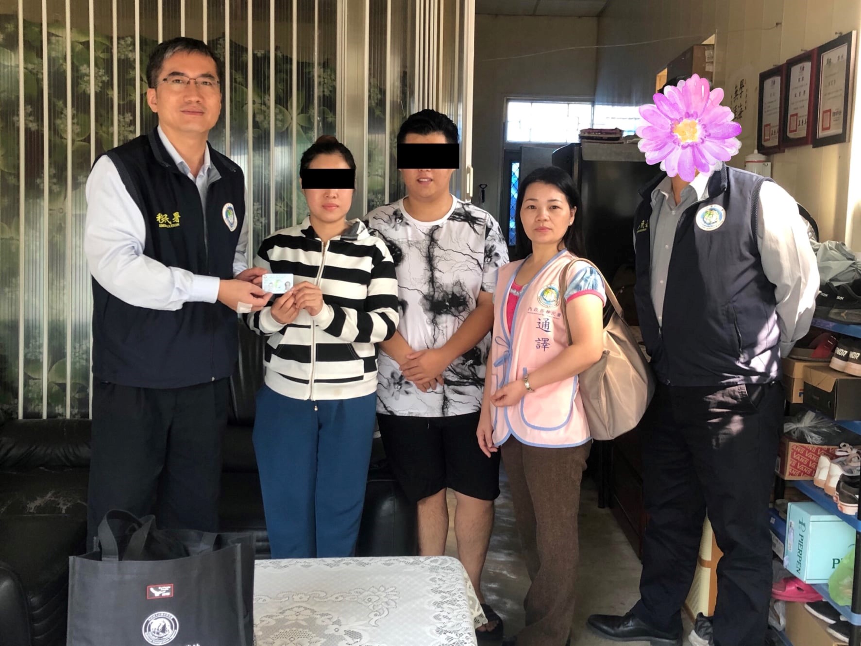 Chunghua immigration service team pictured with Ms. Chen who just got her resident visa in Taiwan/ Chunghua immigration service team photo