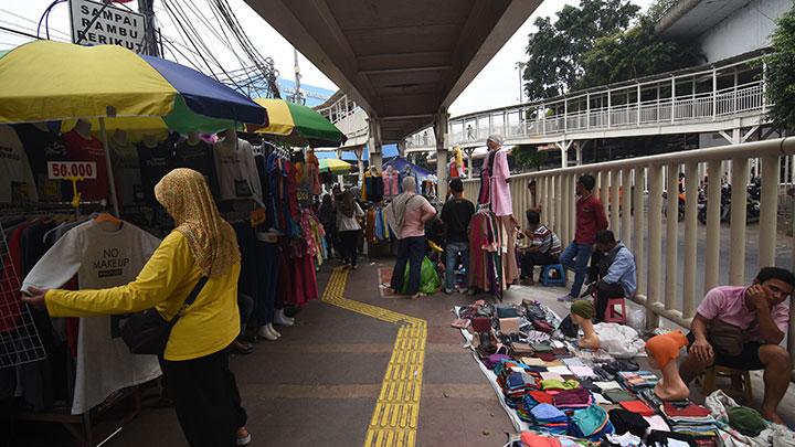Penempatan PKL di Trotoar Untuk Menarik Minat Pejalan Kaki