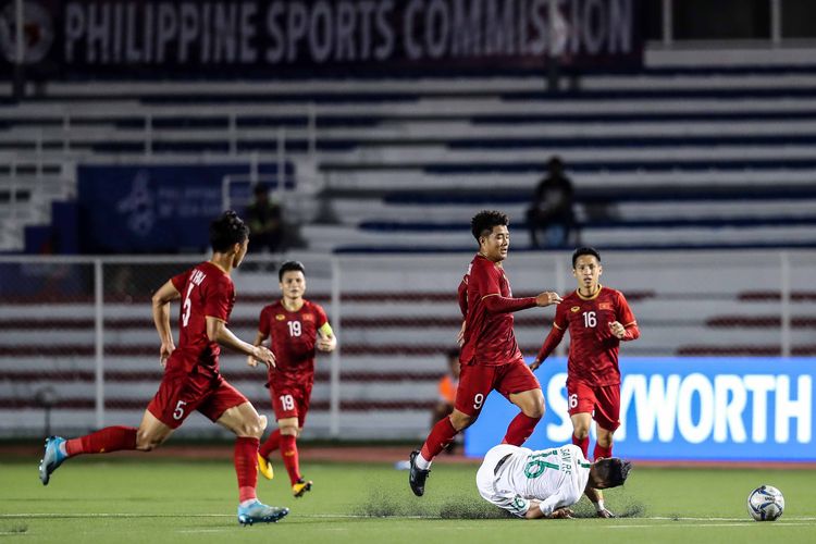 Pemain Timnas U23 Indonesia, Rizki Sani dalam pertandingan Grup B SEA Games 2019 di Stadion Rizal Memorial, Manila, Filipina, Minggu