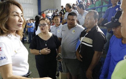 Cebu Governor Gwendolyn Garcia discusses with village watchmen from Medellin, San Remigio, Daanbantayan, Tabuelan and Tabogon their role in implementing home quarantine for Cebuanos who have returned from China, Hong Kong and Macao, in order to prevent the entry of the novel coronavirus (2019-nCoV) into the province. Source: PNA