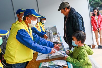 來自日本的草間先生熱愛臺灣，每年都會至少到臺一次，今年更擔任台灣燈會志工像日本朋友推廣臺灣。（照片來源：臺中市政府）