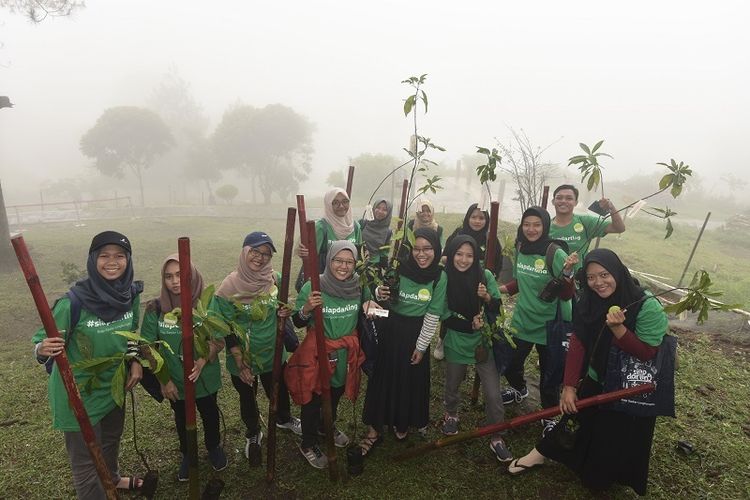 Pada program kali ini, Siap Darling mengajak 50 Darling Squad yang berasal dari 28 universitas di Indonesia untuk menemukan berbagai gagasan kreatif yang bisa diimplementasikan dalam aksi lingkungan.