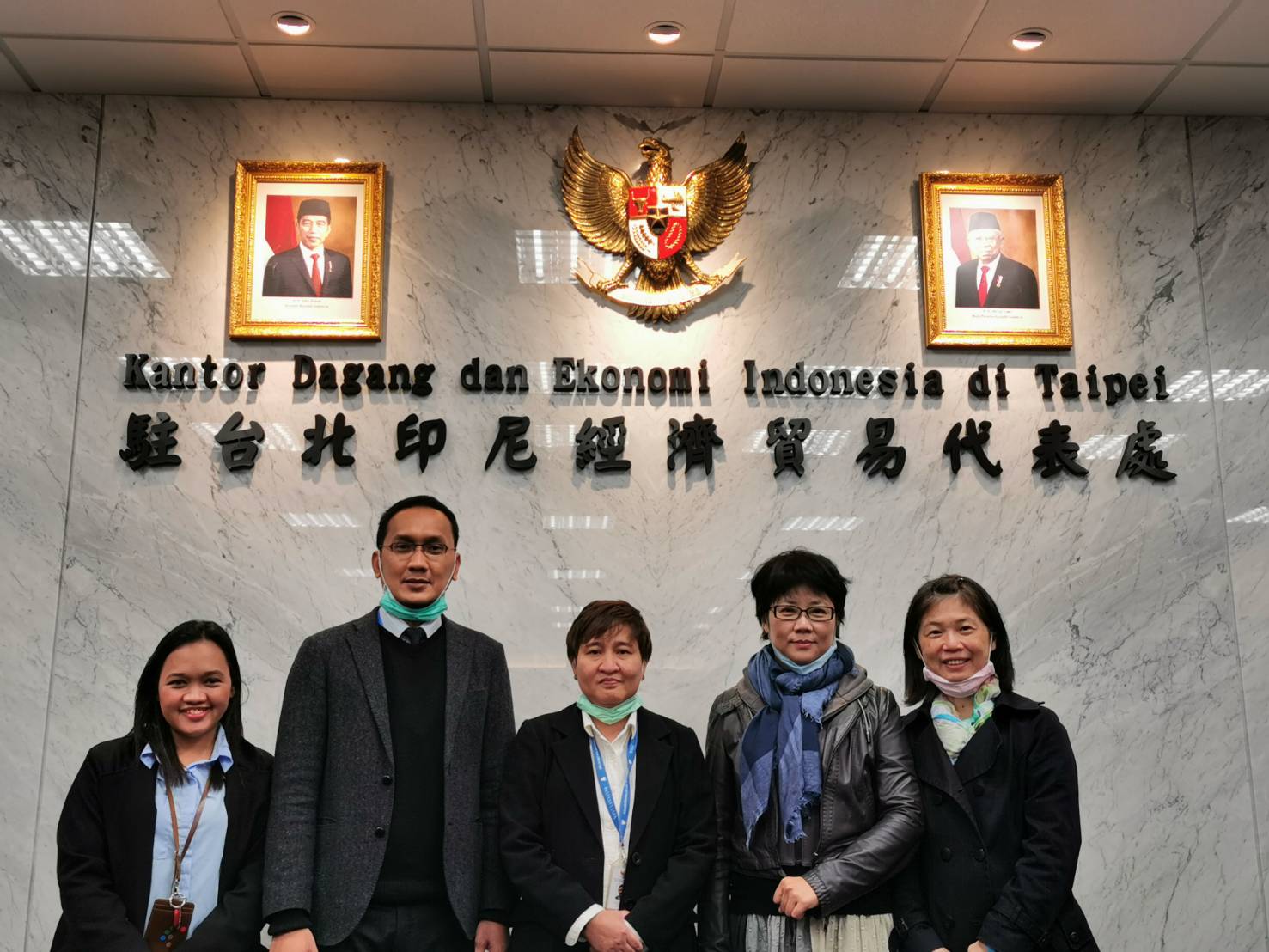Chen Xinyu (kedua dari kanan) dari Biro Perburuhan Utara mengunjungi kantor Indonesia (dari situs web Pemerintah Kota Taipei)