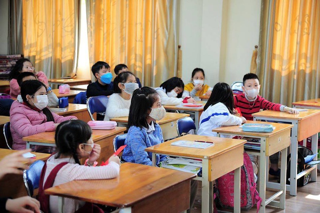 Học sinh thành phố Hà Nội tiếp tục nghỉ học đến 15/4 để phòng dịch Covid-19.