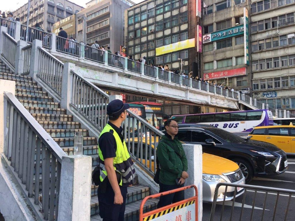 Taipei City Police Department has particularly assigned police officers to undertake traffic dispersion and asked the public to patiently follow traffic rules. Source: Taipei City Government