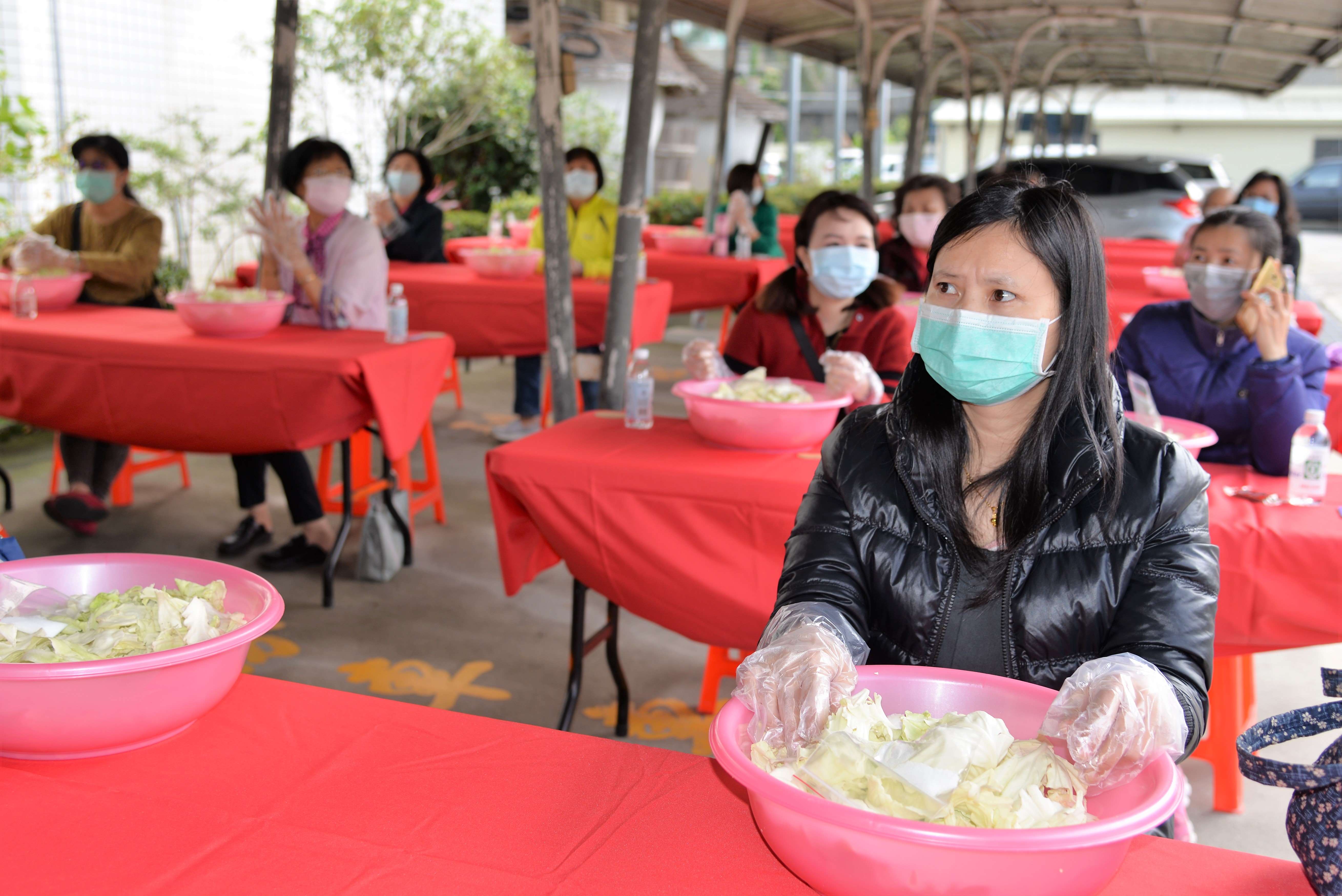 Cùng làm kim chi kiểu Đài (ảnh: Chính phủ huyện Vân Lâm