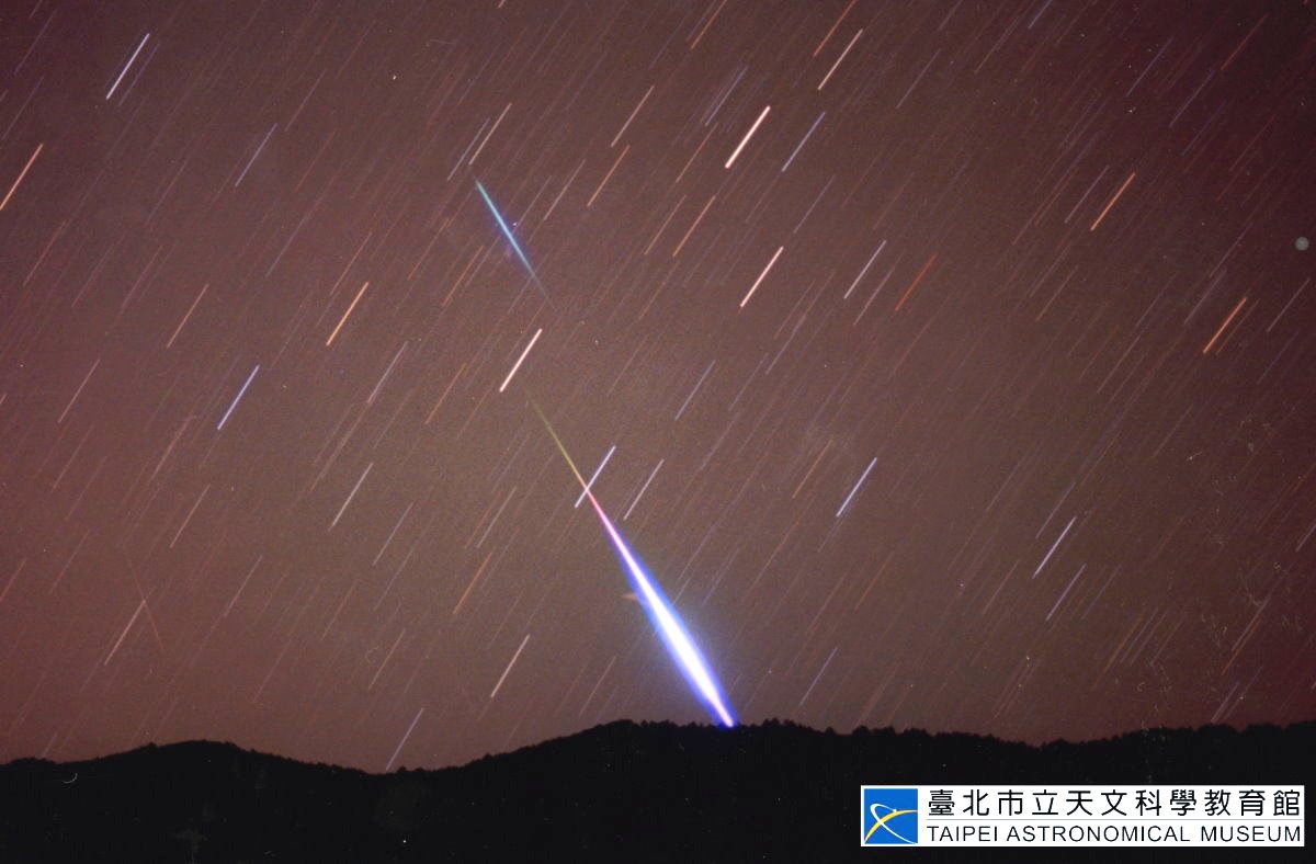 Gambar meteor api yang diambil oleh Planetarium Taipei (direproduksi dari situs web Pemerintah Kota Taipei)