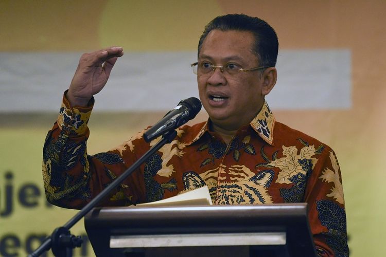 Ketua MPR Bambang Soesatyo berpidato pada seminar nasional yang diselenggarakan SETARA Institute di Jakarta, Senin. (Antara Foto)