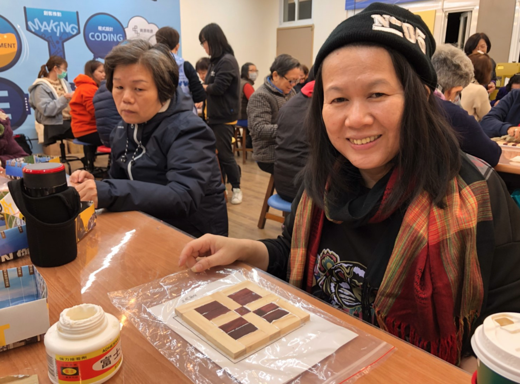 來自緬甸的新住民王慈敏今年從鶯歌國中補校畢業，鼓勵新住民進校園讓自己學習。（照片來源：新北市教育局）