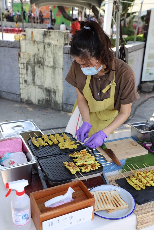 來自泰國的馬靖晞曾經開餐廳，為「新住民創意市集」帶來創意美味(翻攝自屏東新住民市集臉書)