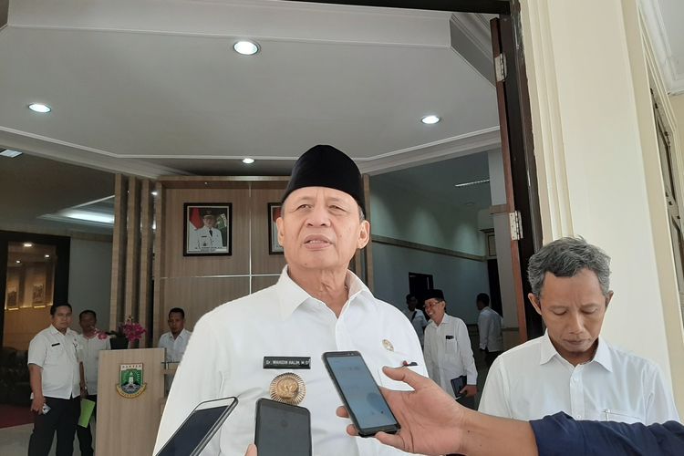 Gubernur Banten Wahidin Halim saat ditemui di Kawasan Pusat Pemerintah Provinsi Banten (KP3B) Kota Serang, Rabu (11/3/2020).(KOMPAS.COM/ACEP NAZMUDIN)