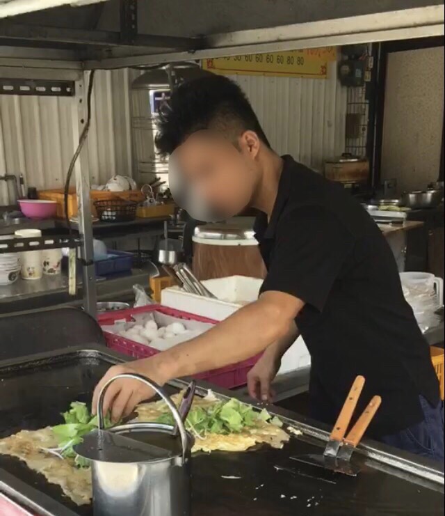 失聯移工阿德是知名蚵仔煎店主廚(高雄市專勤隊提供)