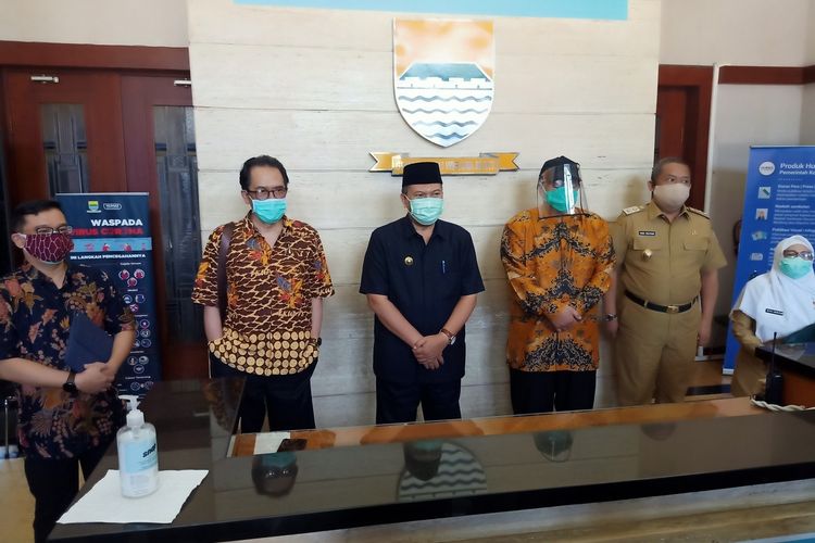 Tim Penelitian uji klinis tahap 3 calon Vaksin Covid-19 dari Fakultas Kedokteran Universitas Padjadjaran audiensi (KOMPAS)