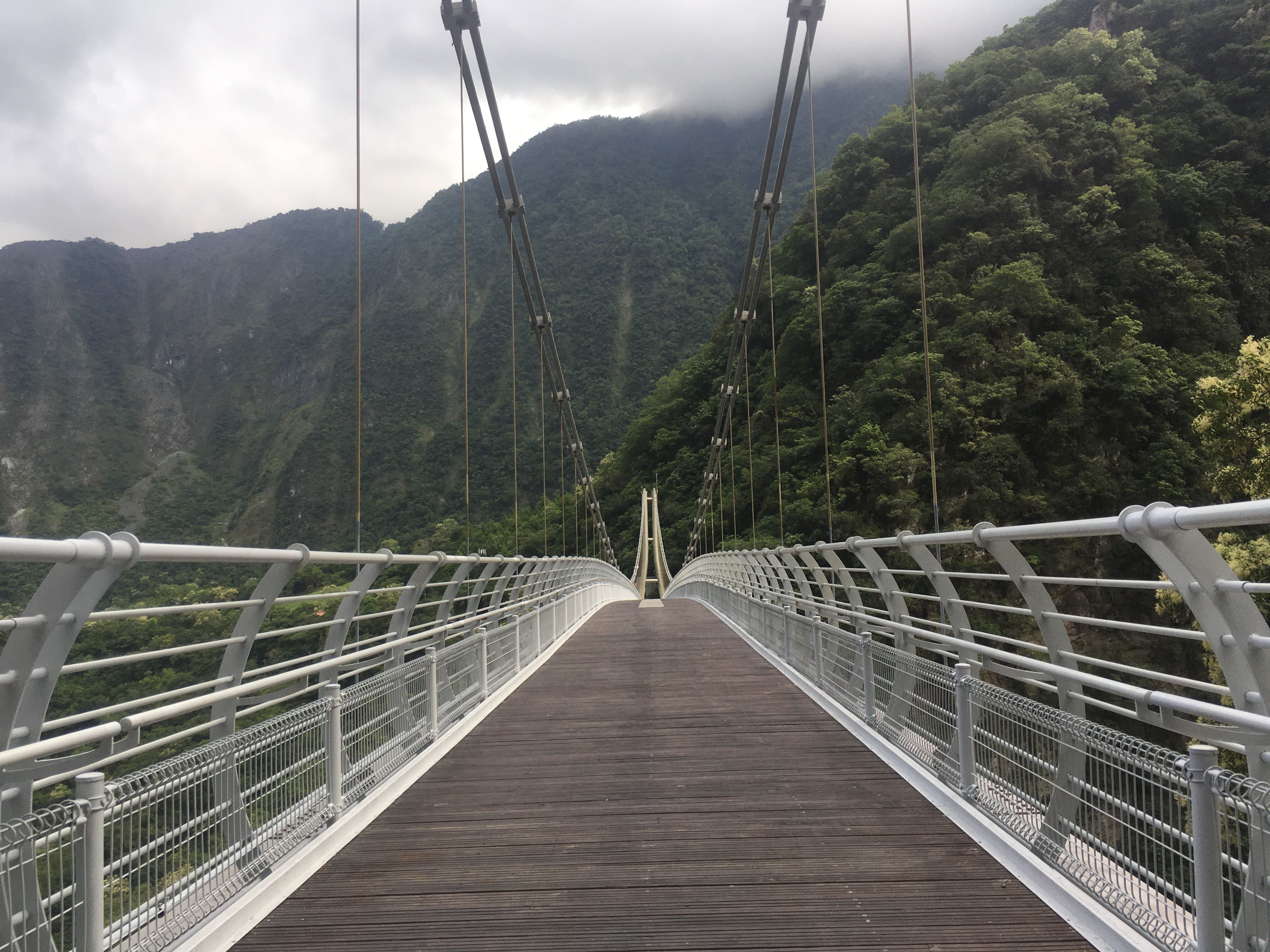 สะพานแขวนซานเย่ว (ภาพจาก taroko.gov.tw) 