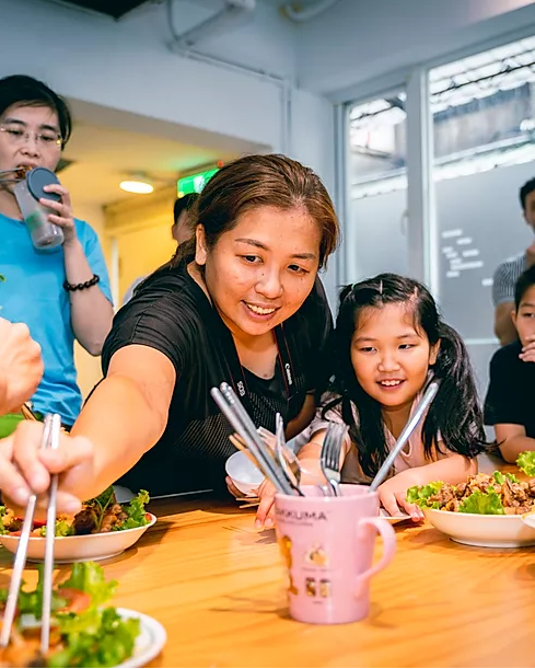 北市勞動局邀請民眾8月30日來品嘗越南美食及體驗越南服裝。(圖片來源：「東南亞故事派對」網站)