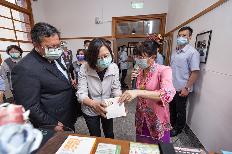 蔡英文總統參訪「桃園市新住民文化會館」(翻攝自總統府網站)